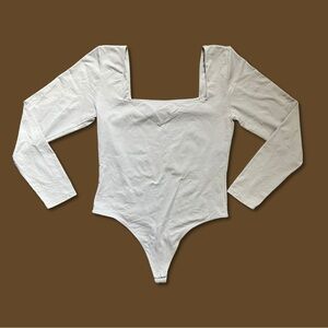 Babaton Contour Square Neck Long sleeve Bodysuit